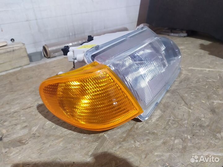 Фара правая жёлтый указатель VAZ 2114-15
