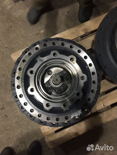 Редуктор хода HitachiI ZX 330-5G