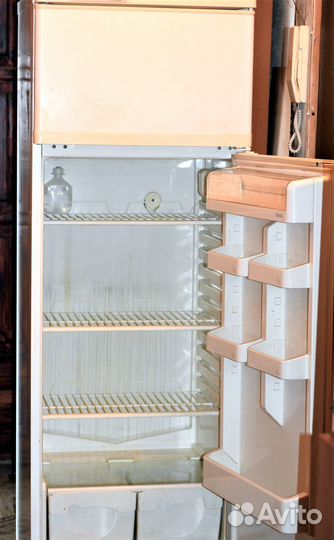 Холодильник Stinol-256