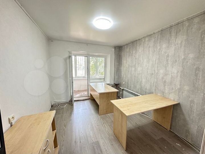 4-к. квартира, 82 м², 1/9 эт.