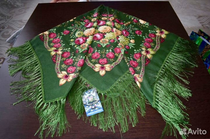 Платки шерстяные с бахромой