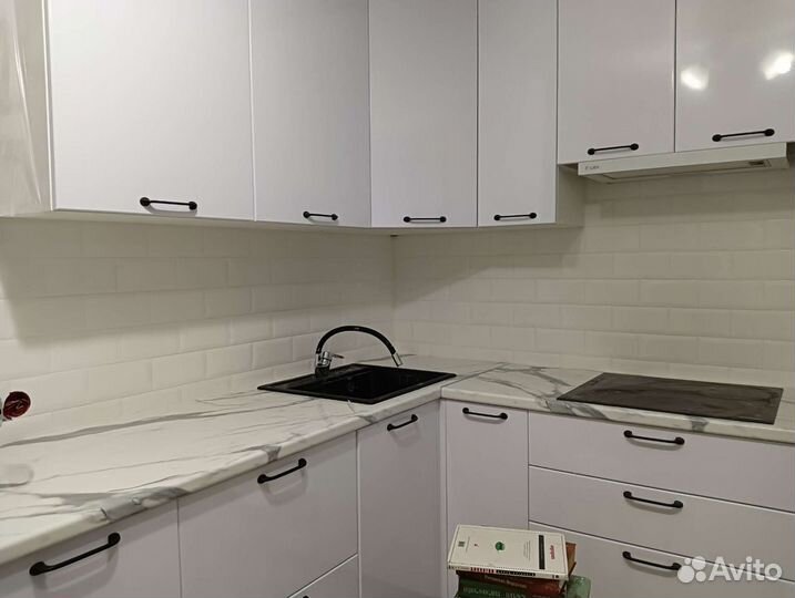 Ремонт поклейка обоев плинтуса ламинат кафель