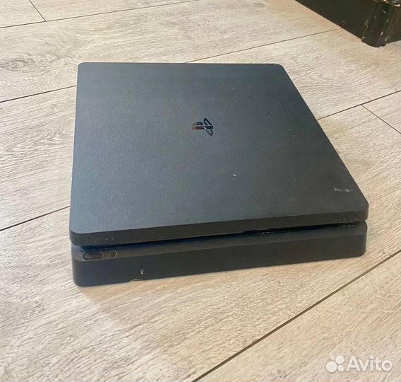 Sony playstation 4 б/у + джостики и игры