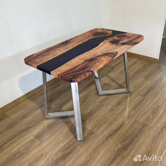 Кухонный стол 'Central Channel'