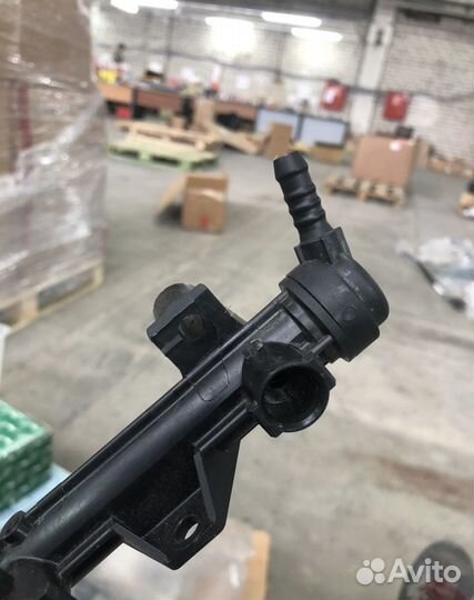 Рампа топливная Volkswagen Polo 5 (2009) 1.4/1.4