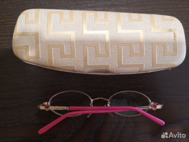 Новые детские очки не пользовалась и футляр