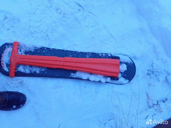 Сноуборд с ручкой