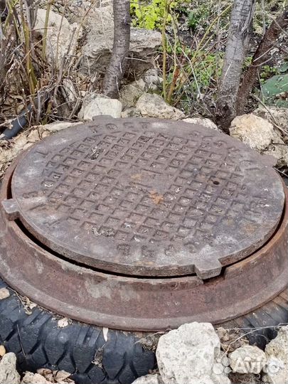 Люк канализационный чугунный