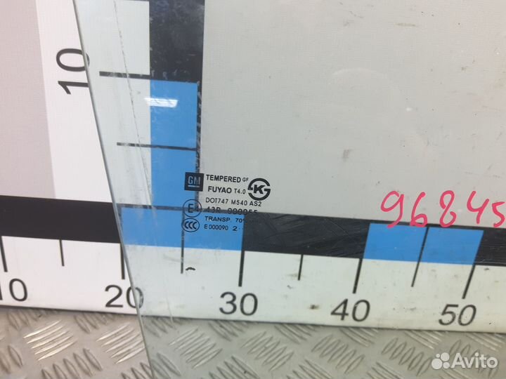 Б/У Стекло двери передней правой