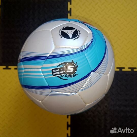 Футбольный мяч. Новый