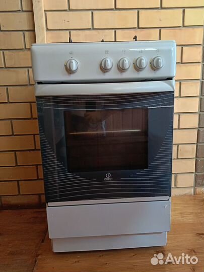 Продам газовую плиту