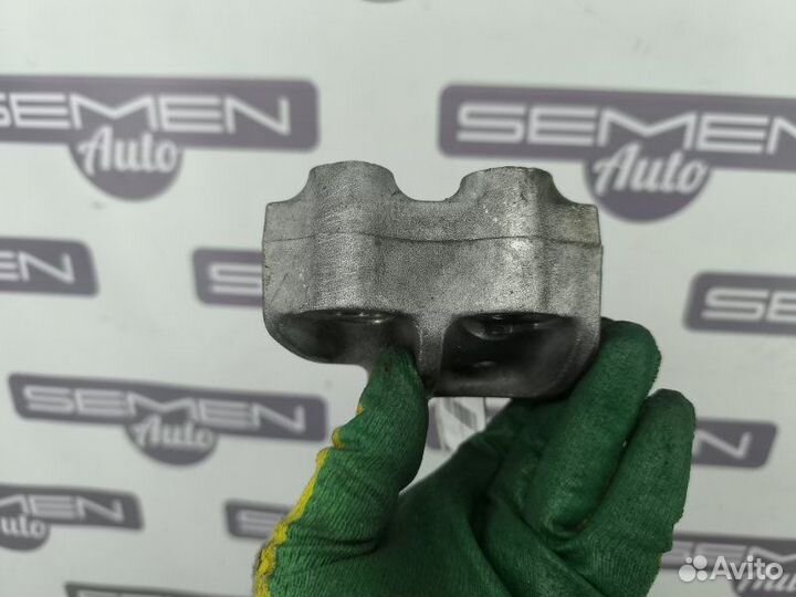 Кронштейн опоры двигателя Honda Civic FD3 LDA LDA2