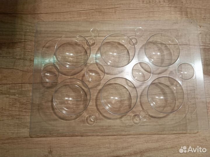 Пластиковая форма шары