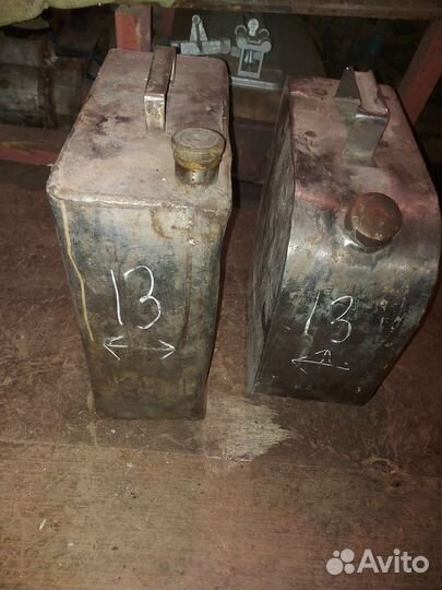 Канистры металлические,10,15,20 литров