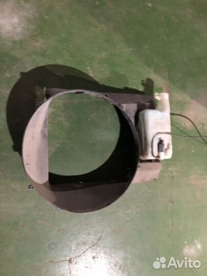 Dodge RAM диффузор радиатора