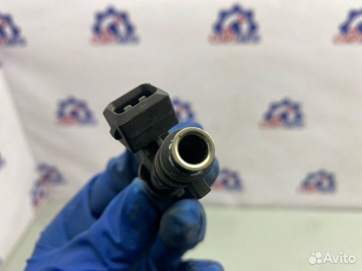 Форсунка инжекторная электрическая Opel Astra J