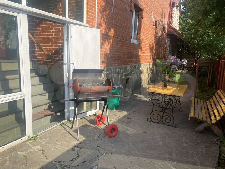 Дом 290 м² на участке 10 сот.