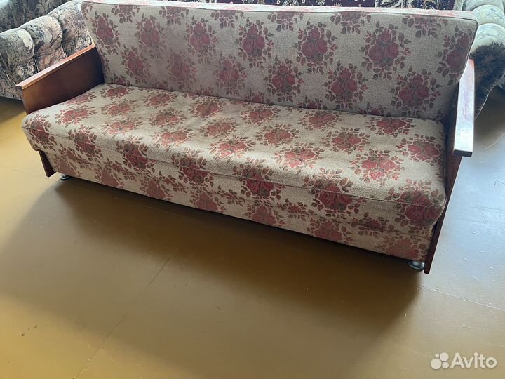 Отдам диван