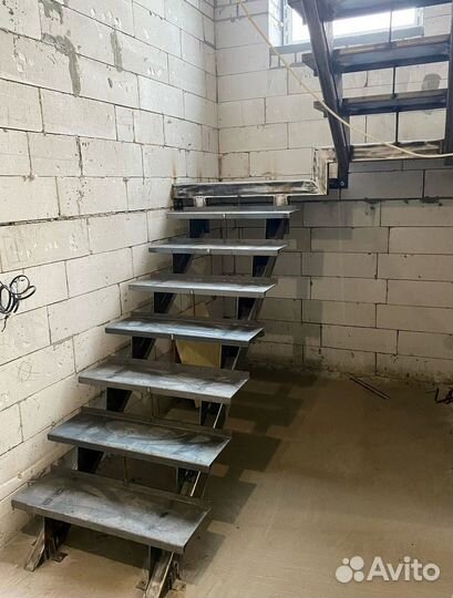 Лестница на второй этаж/изготовление лестниц