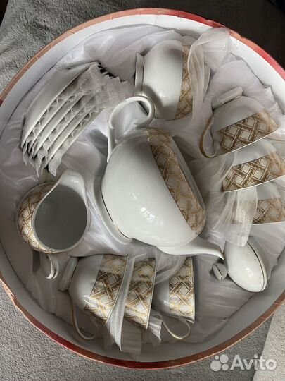 Чайный сервиз из фарфора