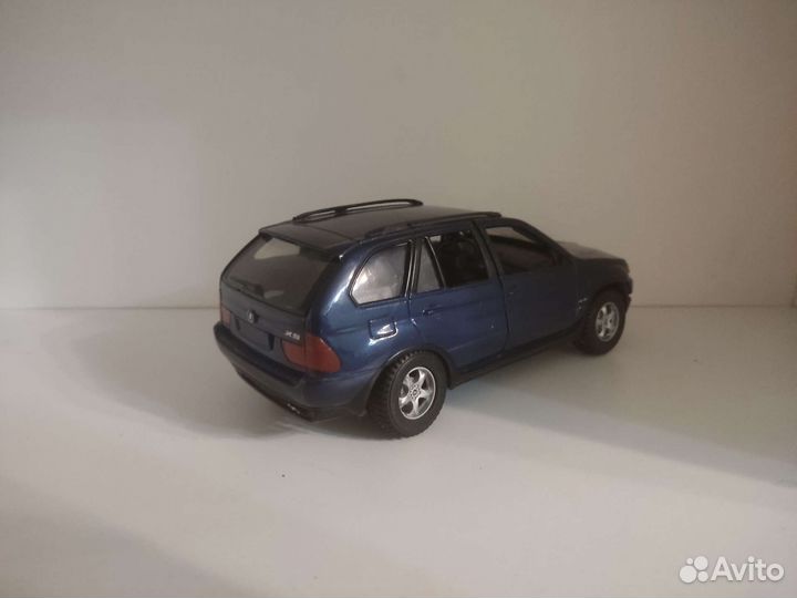 Bmw x5 e53 1/24 burago