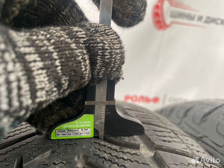 Goodyear UltraGrip Ice SUV 215/60 R17 103T