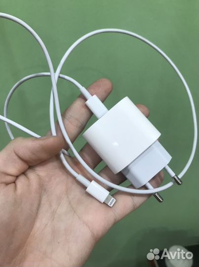 Зарядка на iPhone