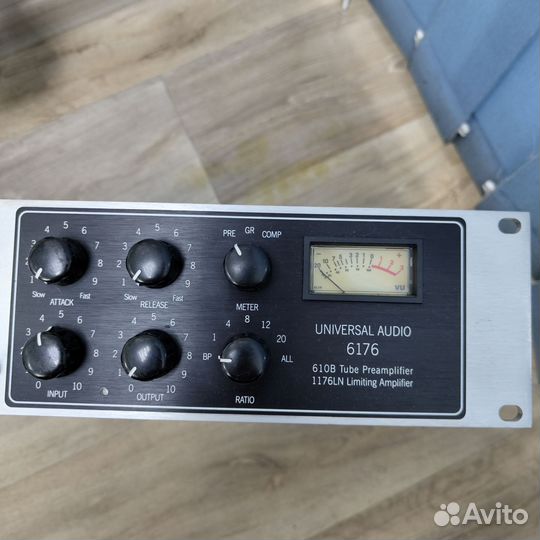 Микрофонный предусилитель Universal Audio 6176