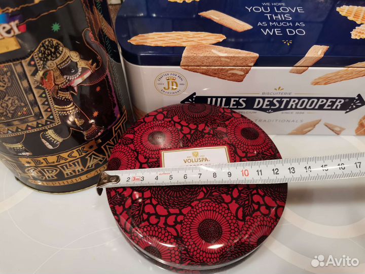 Большие и вместительные жестяные коробки