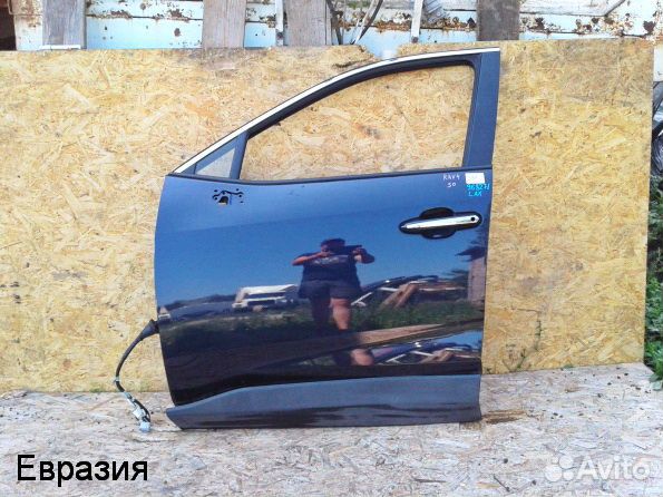 Дверь левая передняя Toyota Rav 4 кузов 50