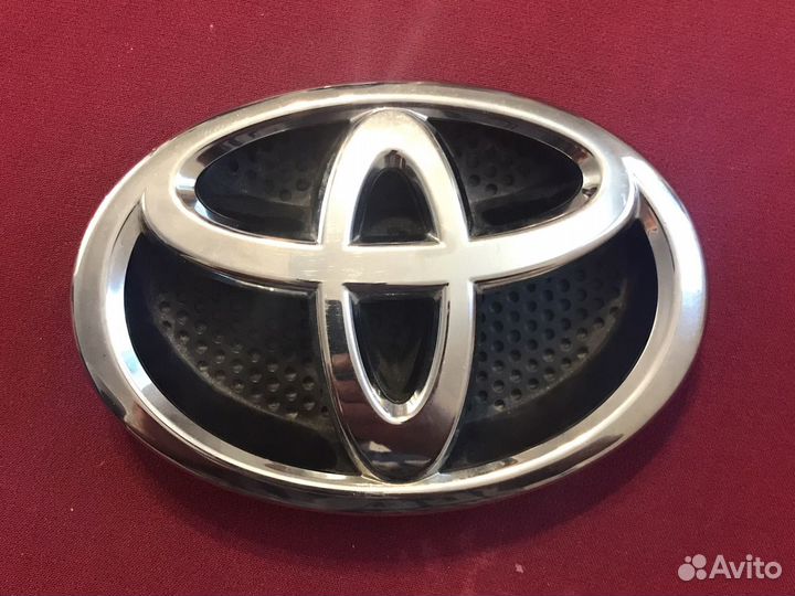 Toyota Значек на решетку Тайота