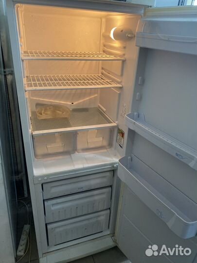 Холодильник Indesit