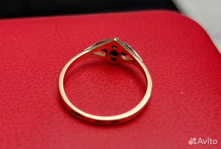 Золотое кольцо 583 пробы массой 1.75 грамма(16.5)