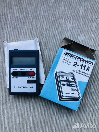 Часы-будильник Электроника 2-11А