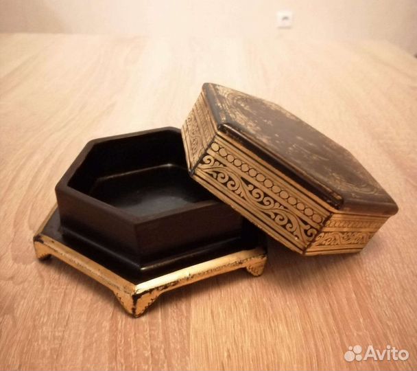 Старинная коробочка