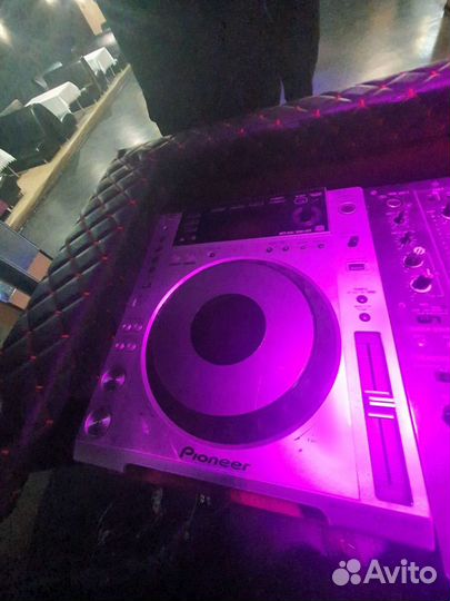 CDJ 850 (x2) DJM 700