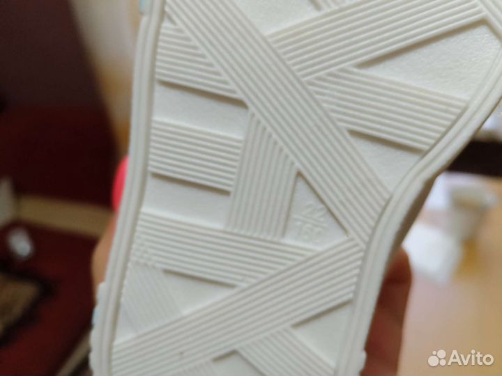 Кроссовки детские