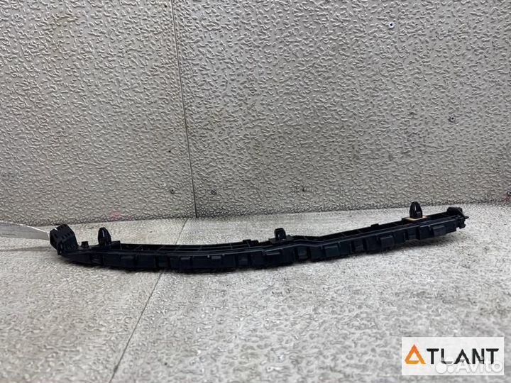 Крепеж бампера задняя правая honda stream