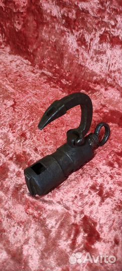 Старинный амбарный замок