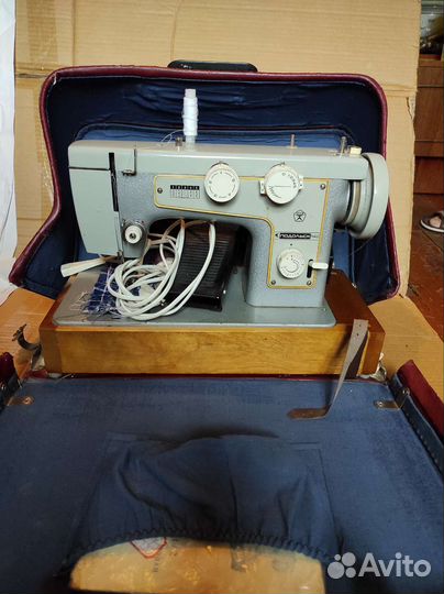 Швейная машина Подольск 142