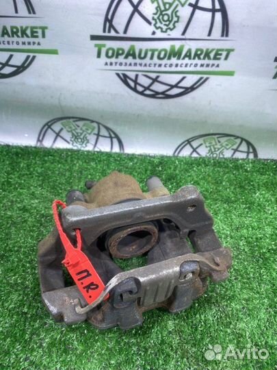 Суппорт передний правый Bmw X1 E84 N47D20 2011