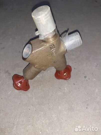 521-35.3126-01 Клапан для манометра штуцерный саль