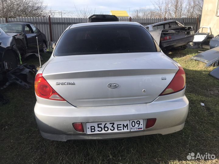 В разборе Kia spectra