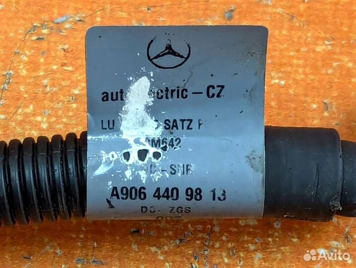 Провод плюсовой w906 Sprinter 642.896