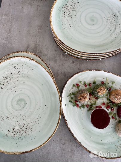 Тарелки большие плоские