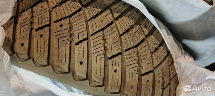 Goodyear Ultragrip Ice Arctic 215/65 R16