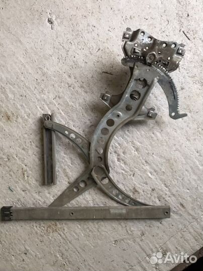 Стеклоподъемник передний правый