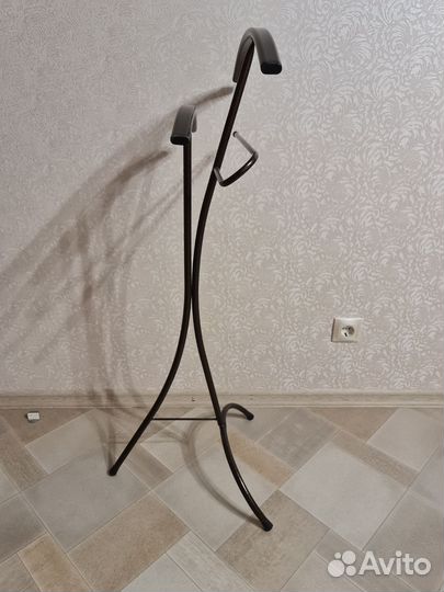 Вешалка напольная металлическая