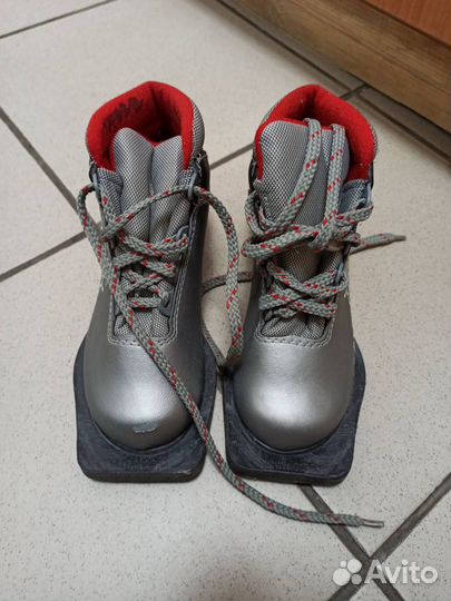 Детские лыжные ботинки 31 размер