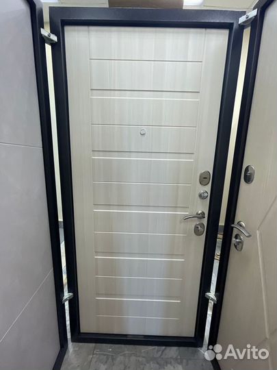 Теплая квартирная дверь